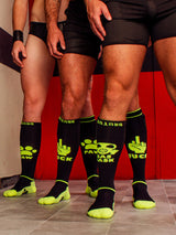 Gas Mask Party Socken mit Tasche - Schwarz/Neongelb